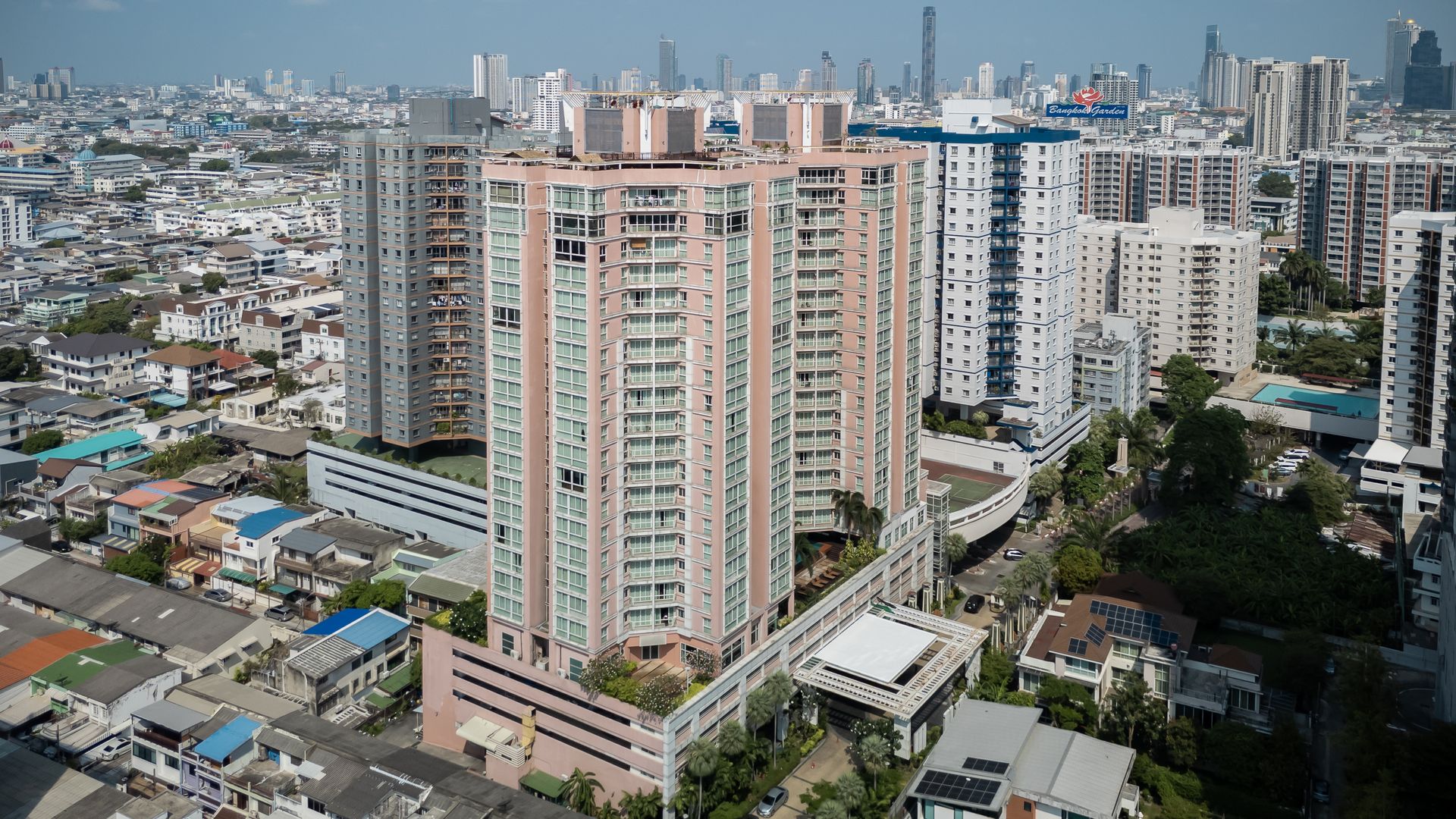 Hotel exterior ambience and arrival view